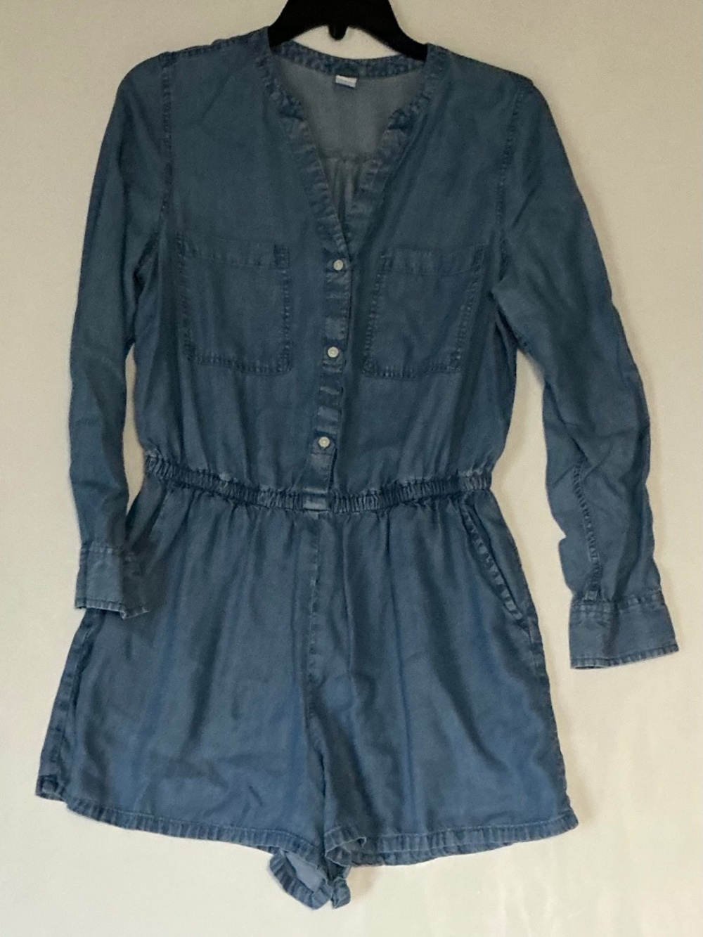 Old Navy Women’s blue Chambray long sleeve jumper Small